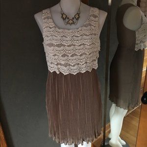 NWT Accordion Pleated Crochet Front Dress Small